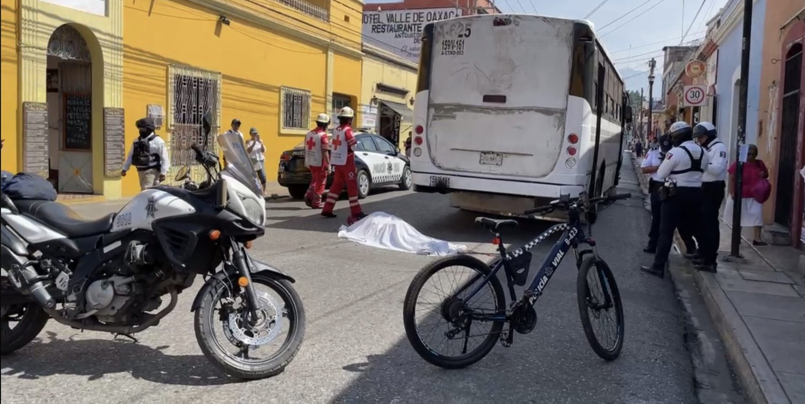 Autobús atropella y mata a adulto mayor en el centro de Oaxaca | ACI ...